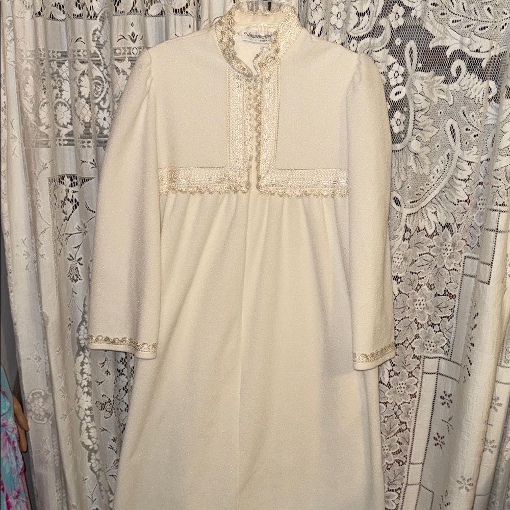 Vassarette Cream Lace Trim‎ zip up robe
